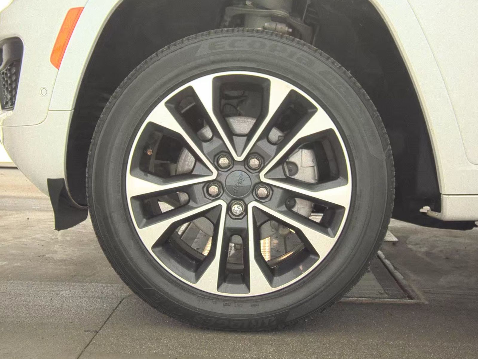 2023 Jeep Grand Cherokee Overland AWD