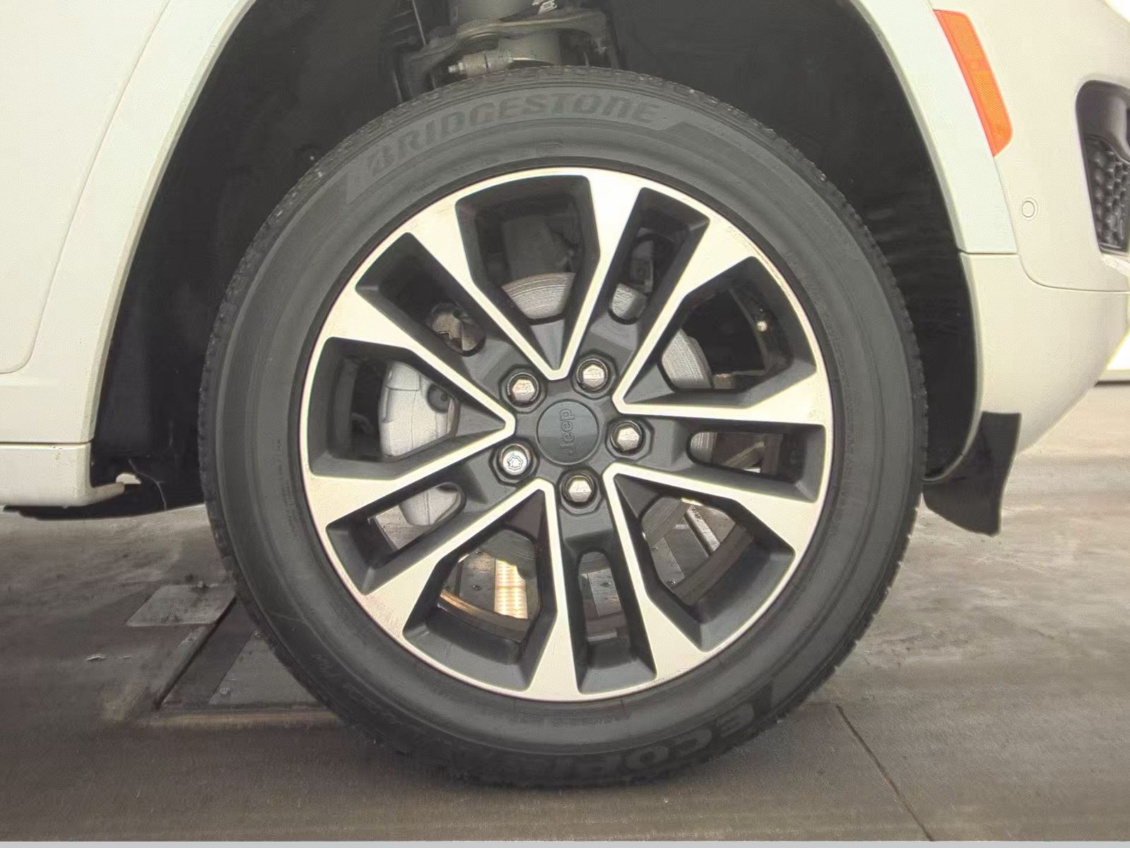 2023 Jeep Grand Cherokee Overland AWD