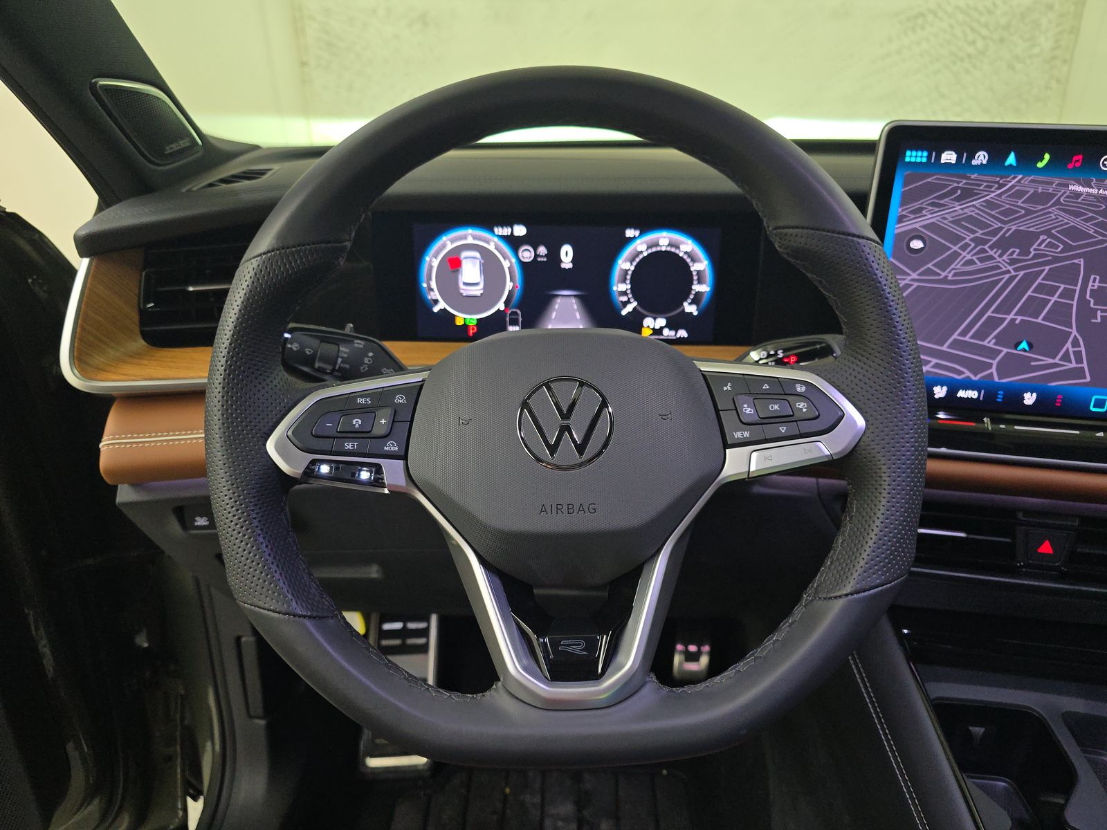 2025 Volkswagen Tiguan 2.0T SEL R-Line AWD