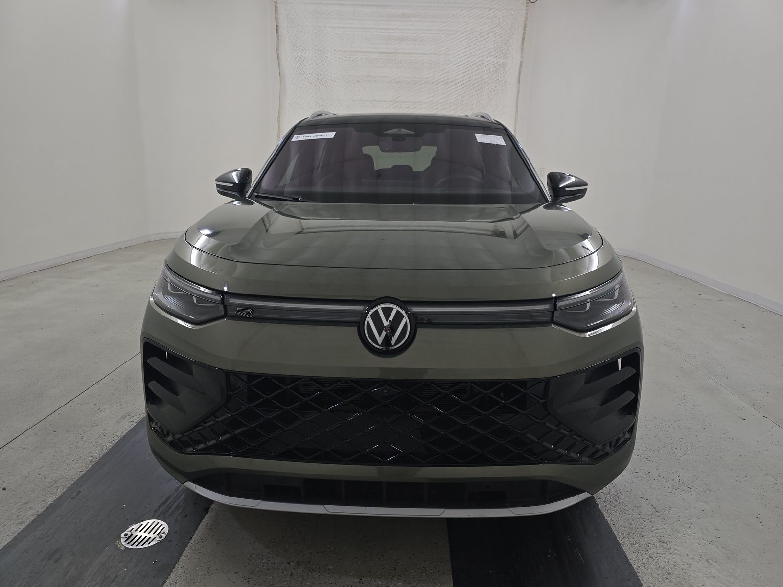 2025 Volkswagen Tiguan 2.0T SEL R-Line AWD