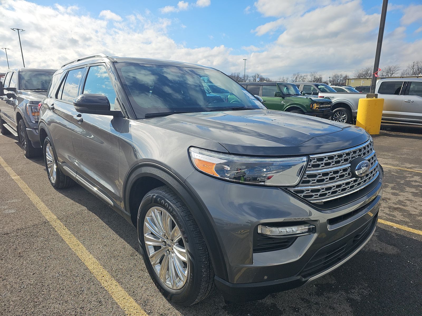 2022 Ford Explorer Limited AWD
