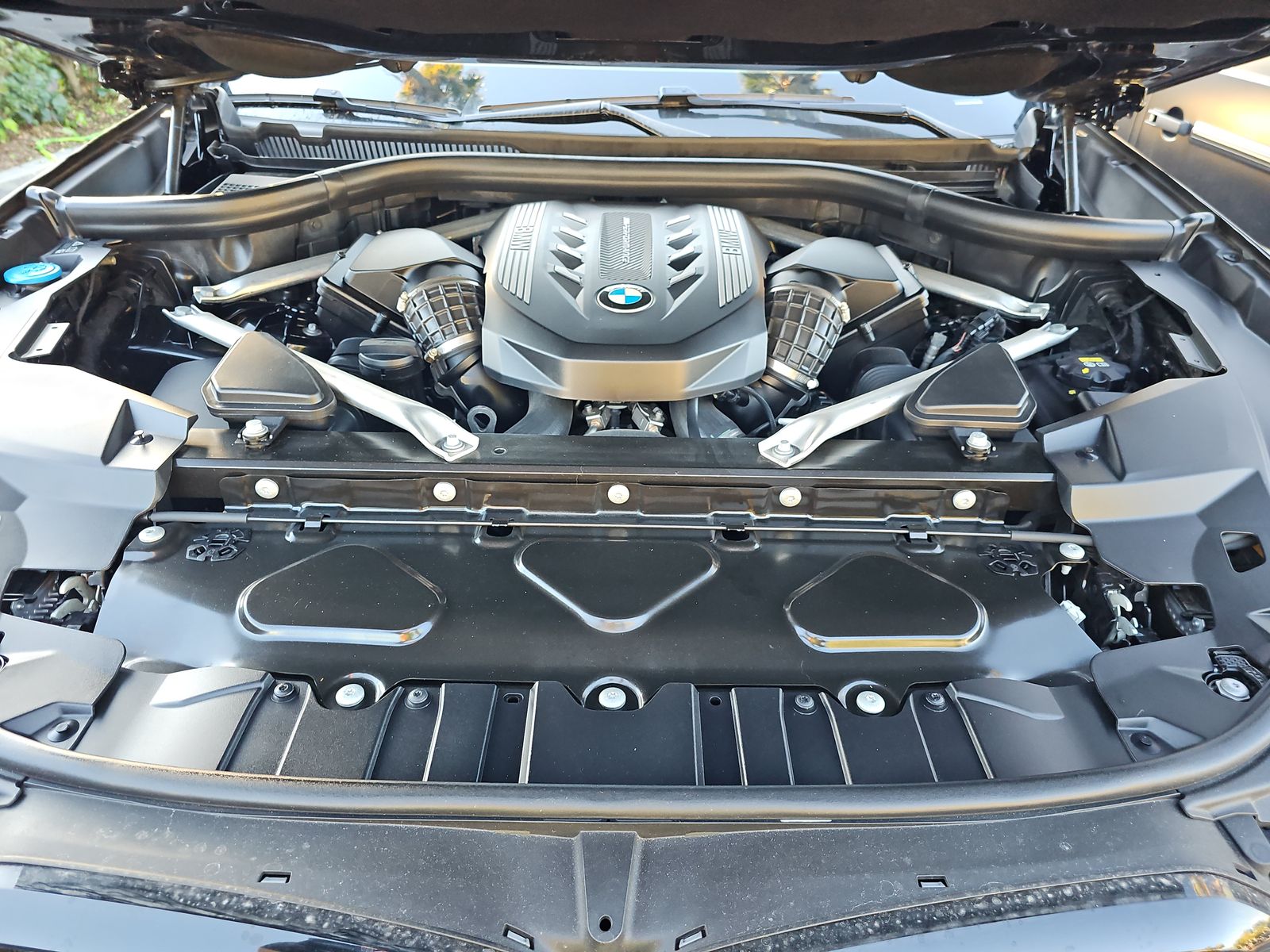 2022 BMW X6 M50i AWD