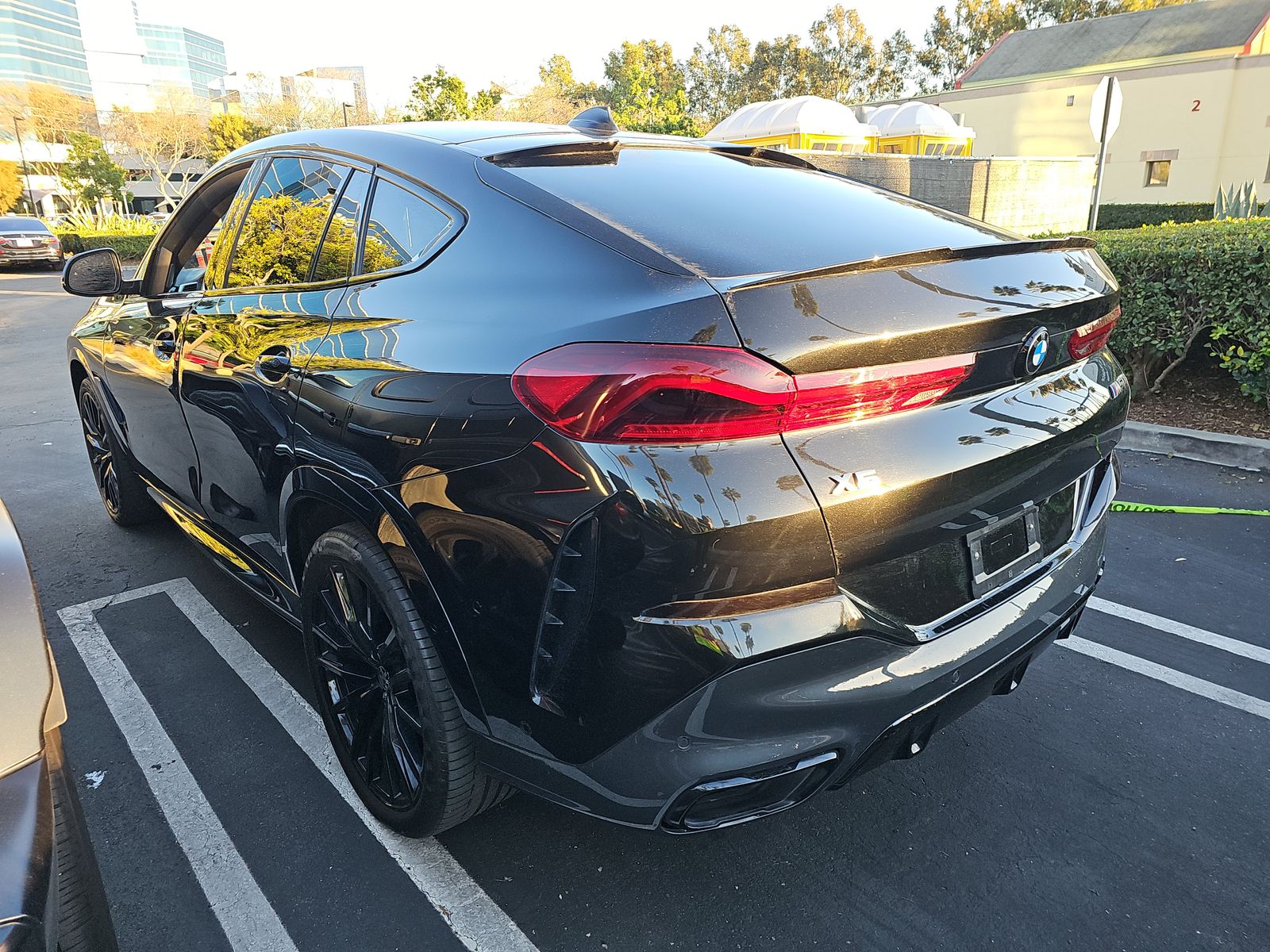 2022 BMW X6 M50i AWD
