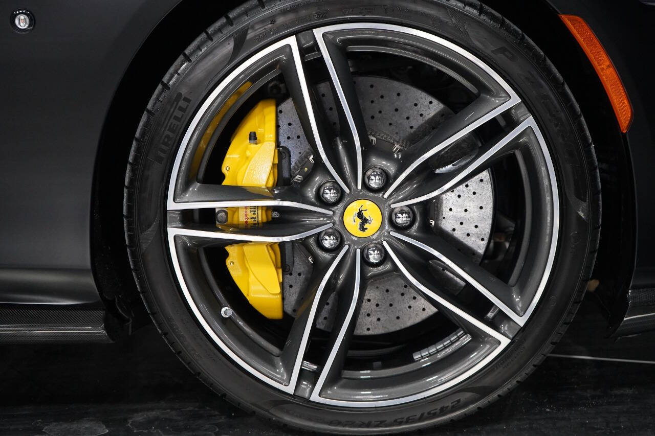 2023 Ferrari Roma Base RWD