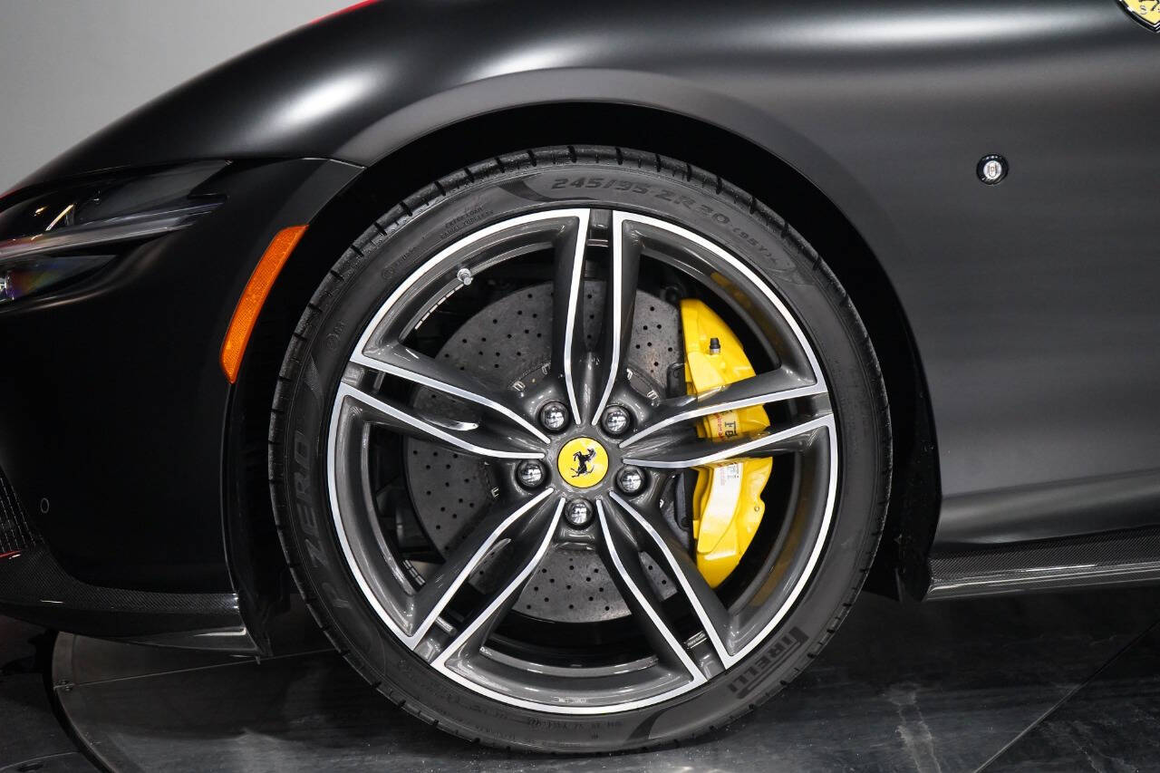 2023 Ferrari Roma Base RWD