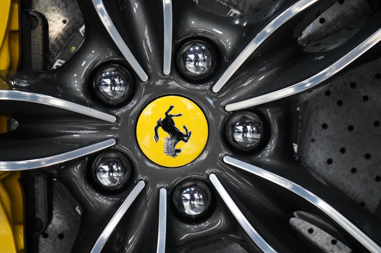 2023 Ferrari Roma Base RWD