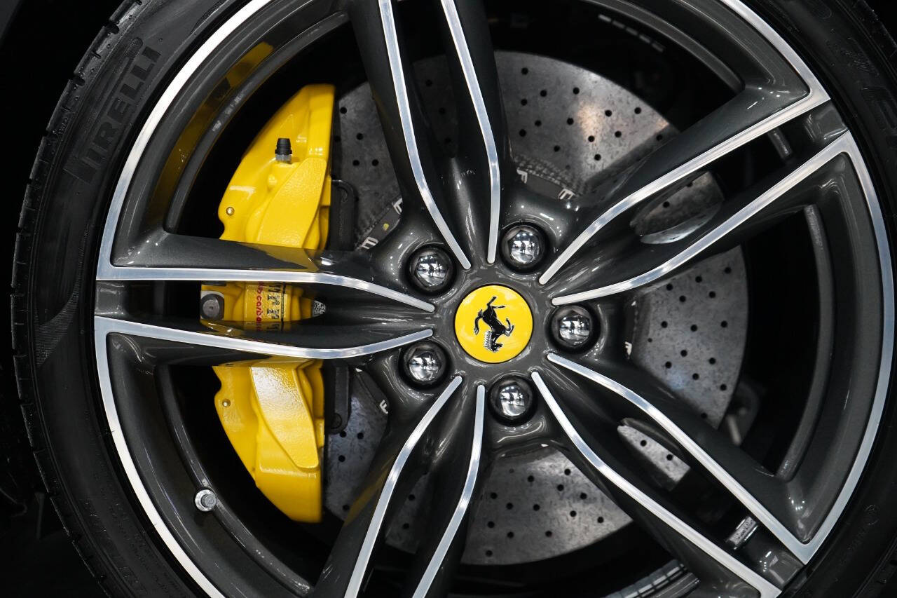 2023 Ferrari Roma Base RWD