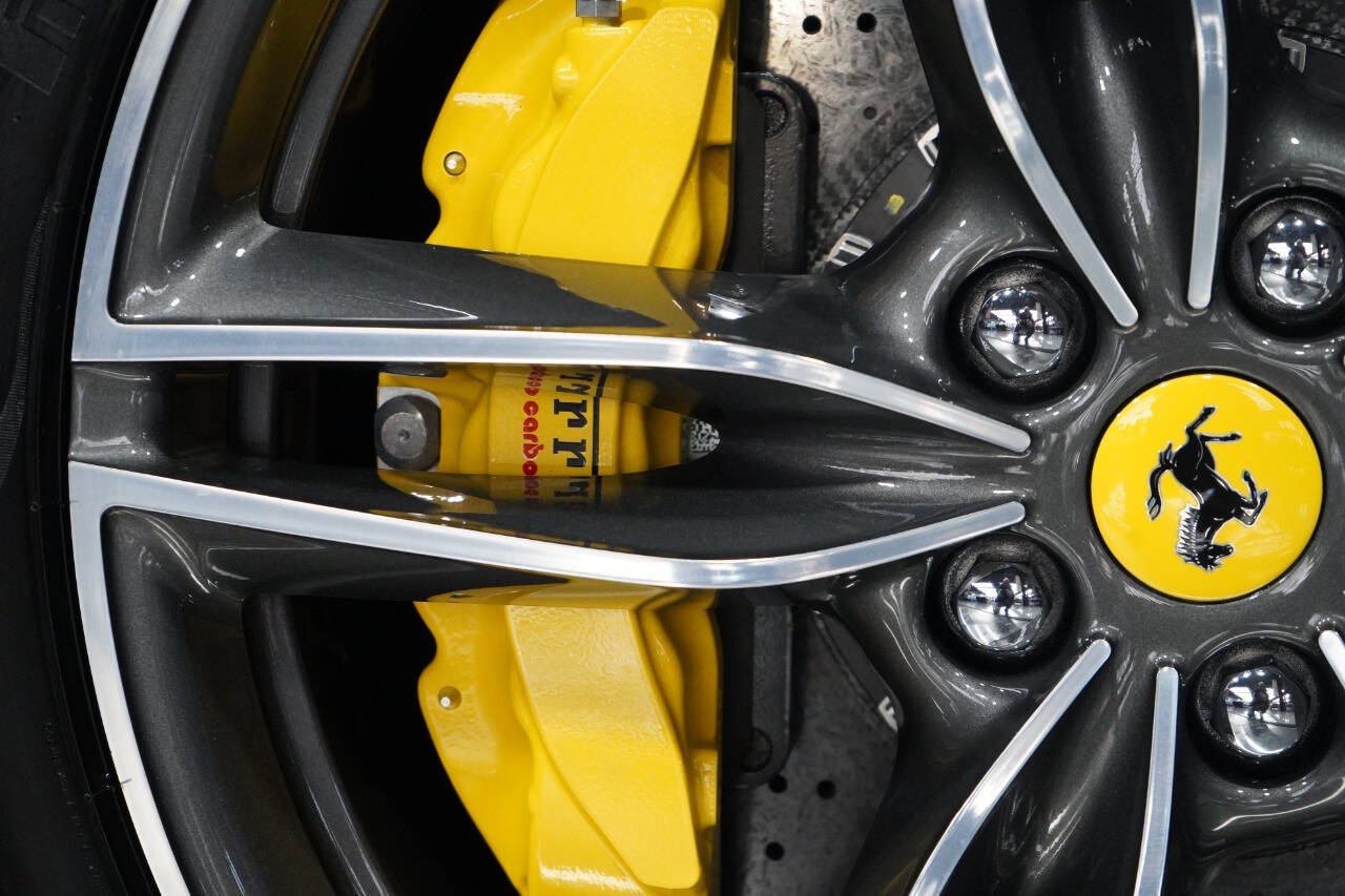 2023 Ferrari Roma Base RWD