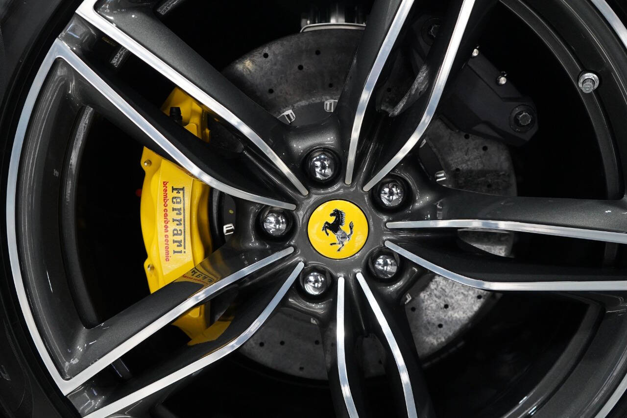 2023 Ferrari Roma Base RWD