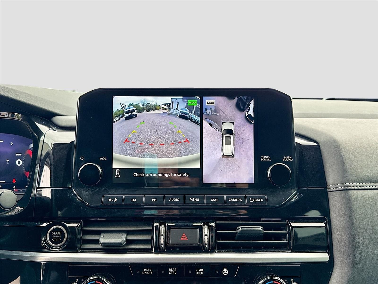 2024 Nissan Pathfinder Platinum FWD