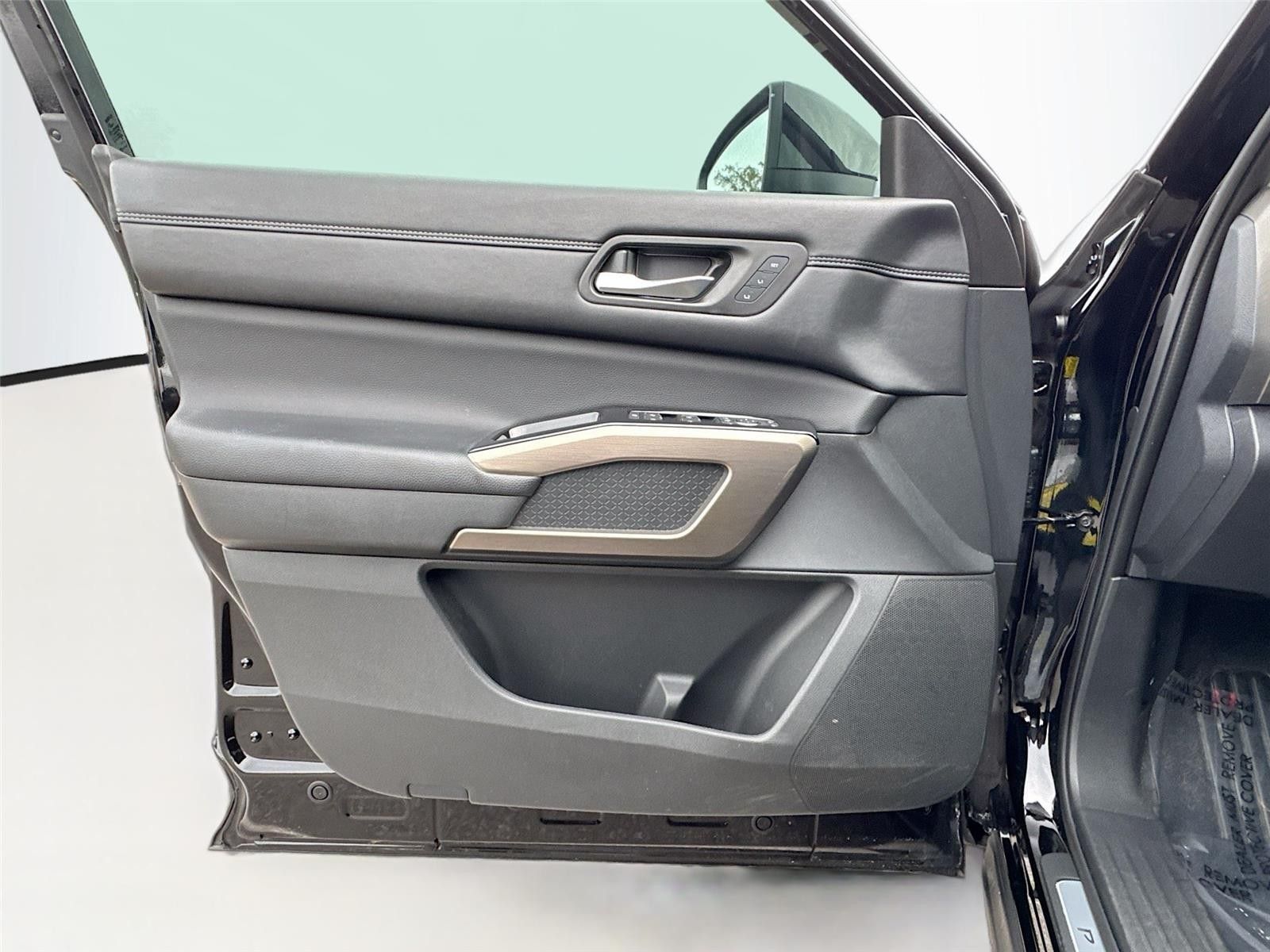 2024 Nissan Pathfinder Platinum FWD