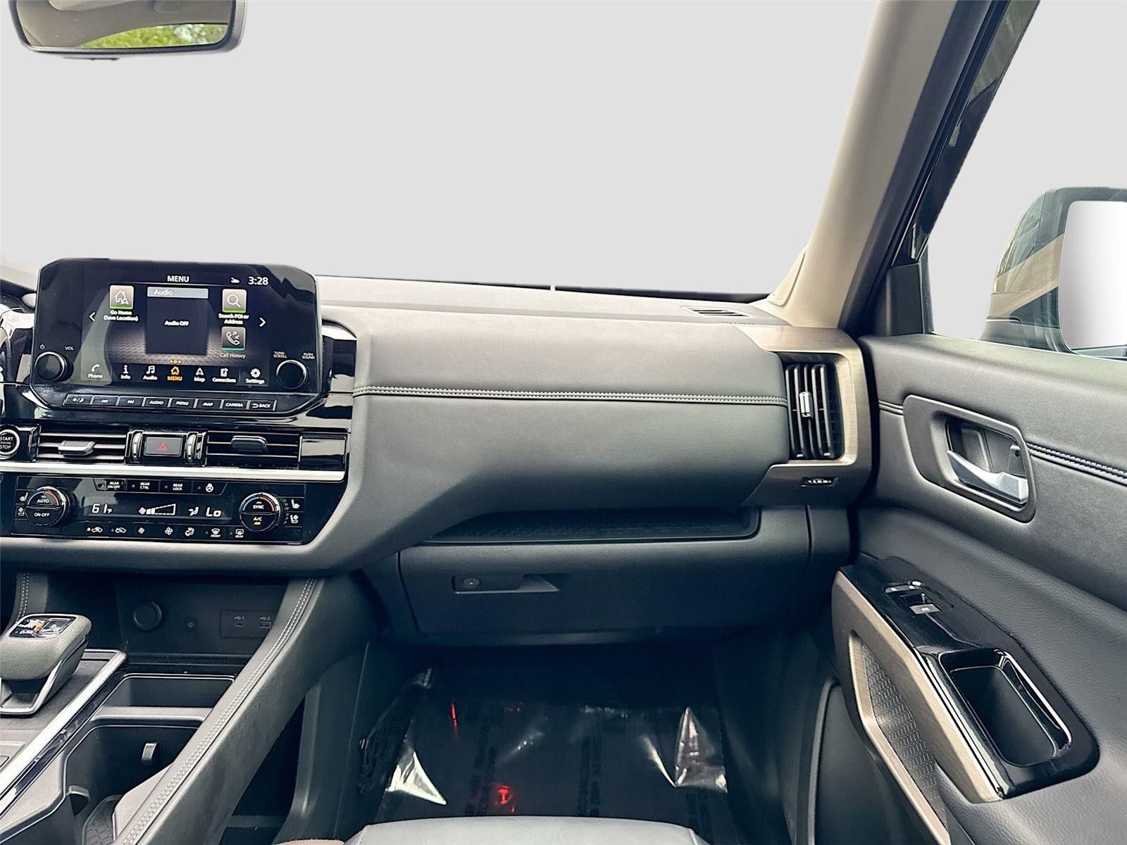 2024 Nissan Pathfinder Platinum FWD