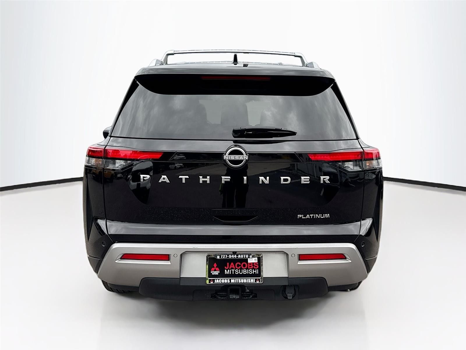 2024 Nissan Pathfinder Platinum FWD