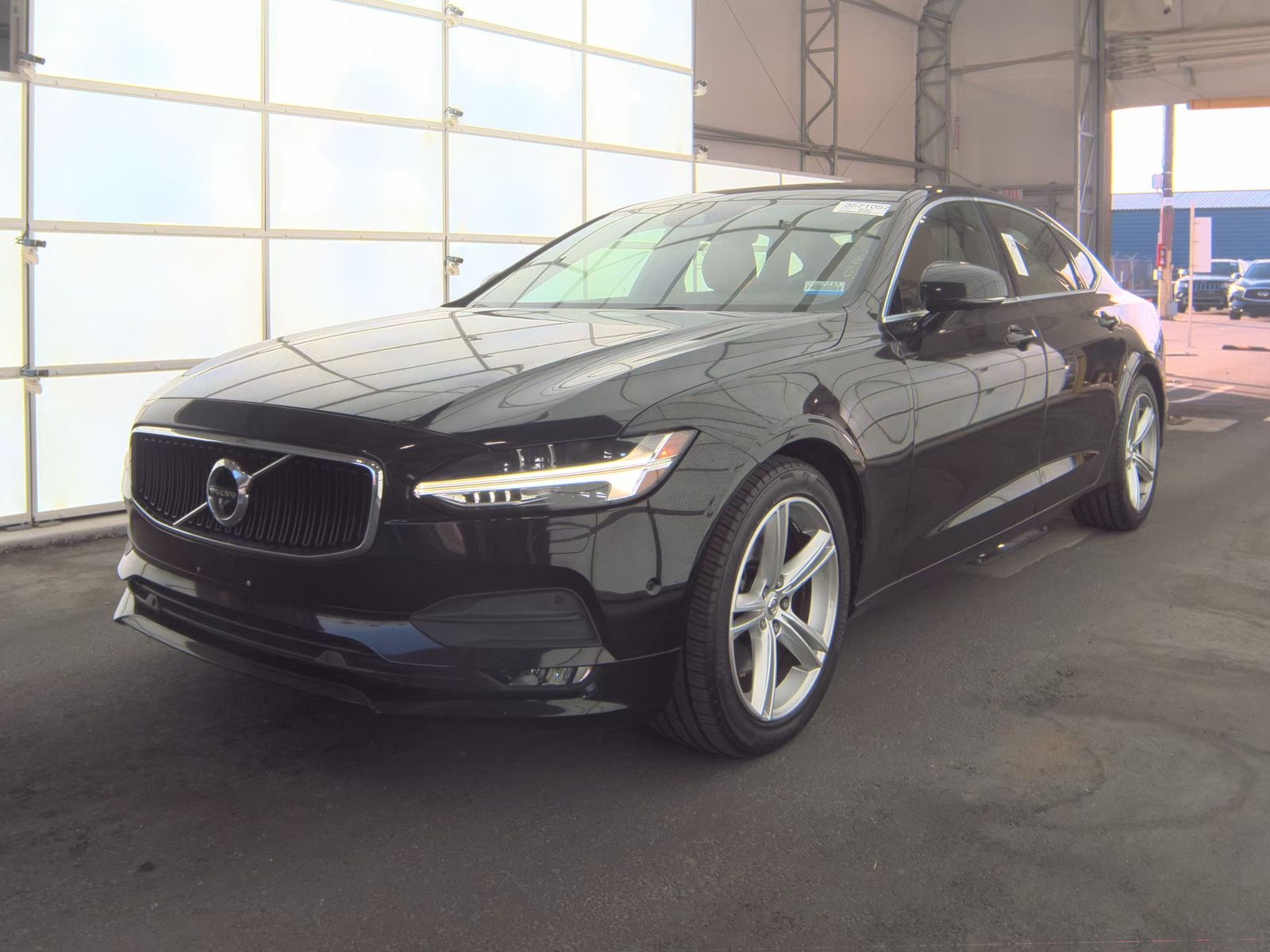 2018 Volvo S90 T5 Momentum FWD