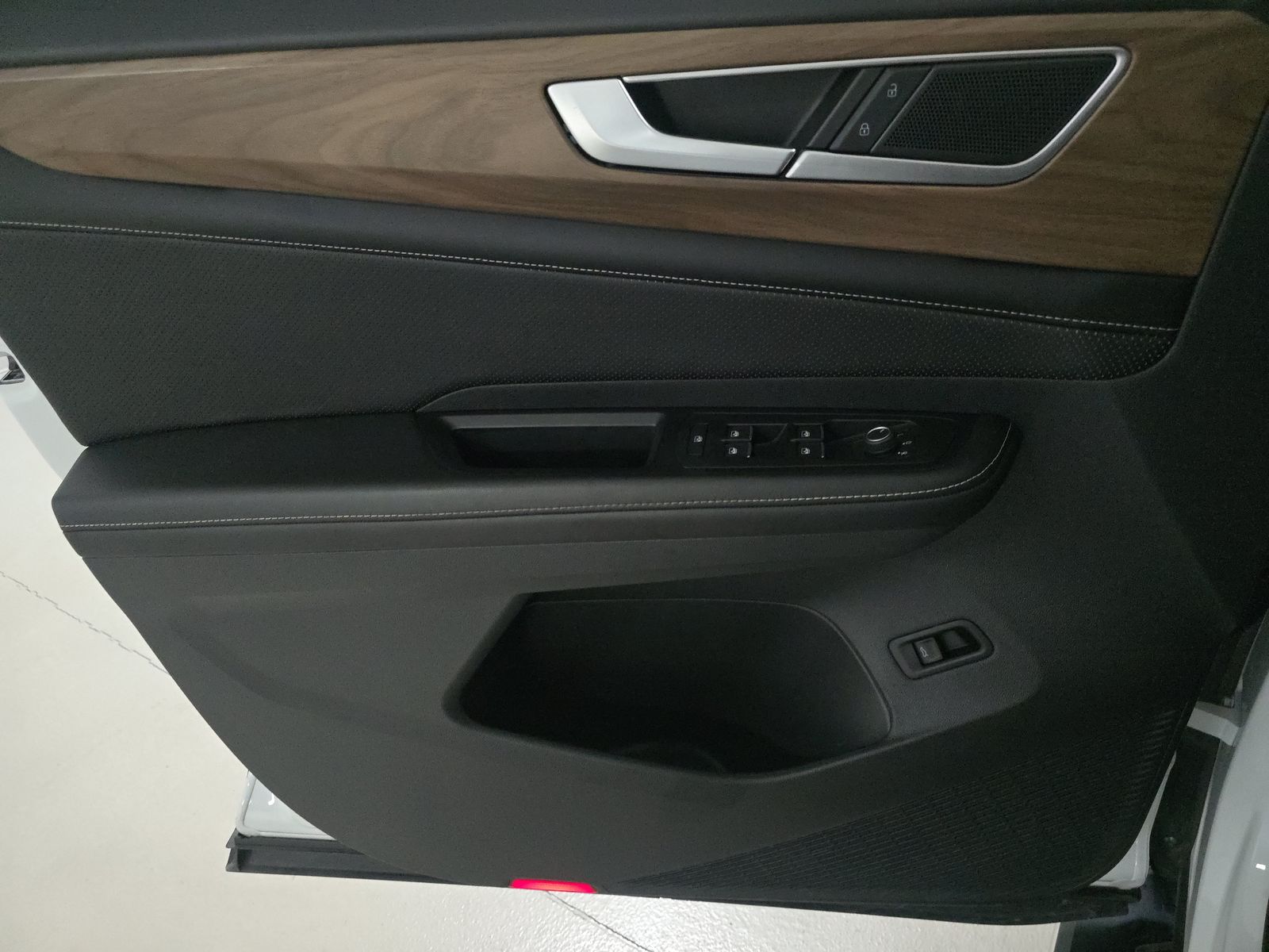 2024 Volkswagen Atlas 2.0T SE FWD