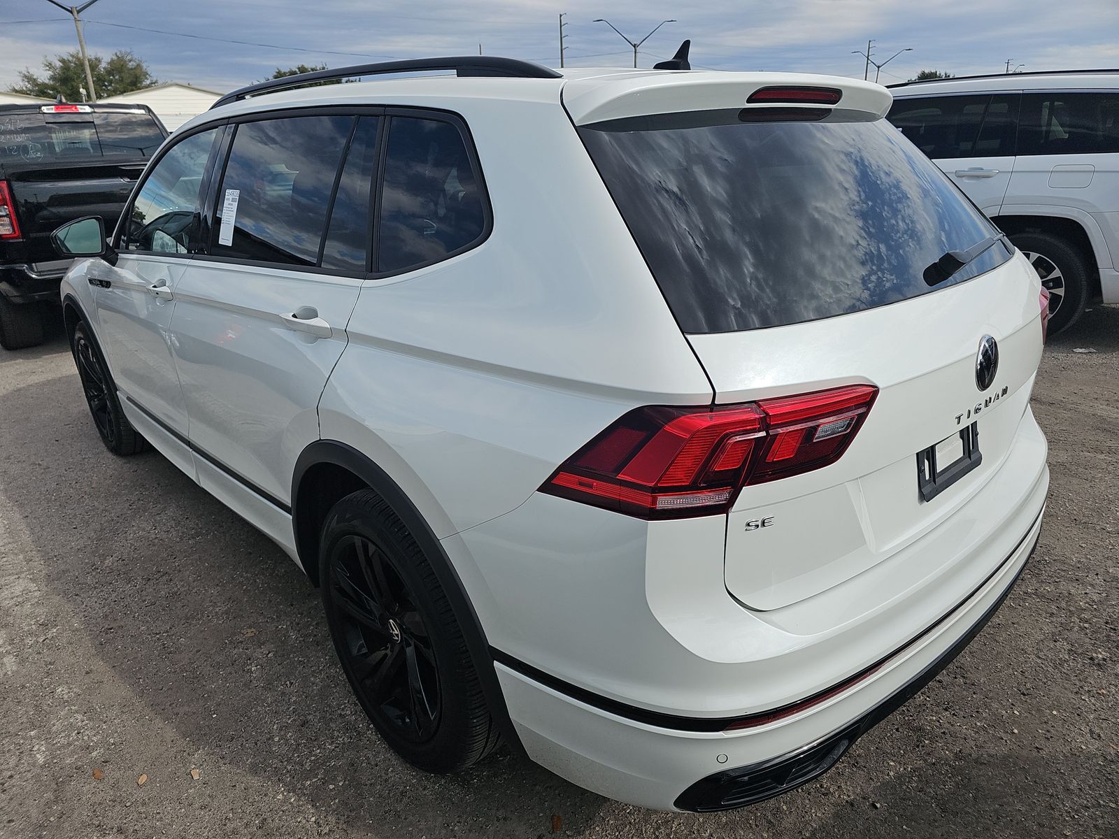 2023 Volkswagen Tiguan 2.0T SE R-Line Black FWD