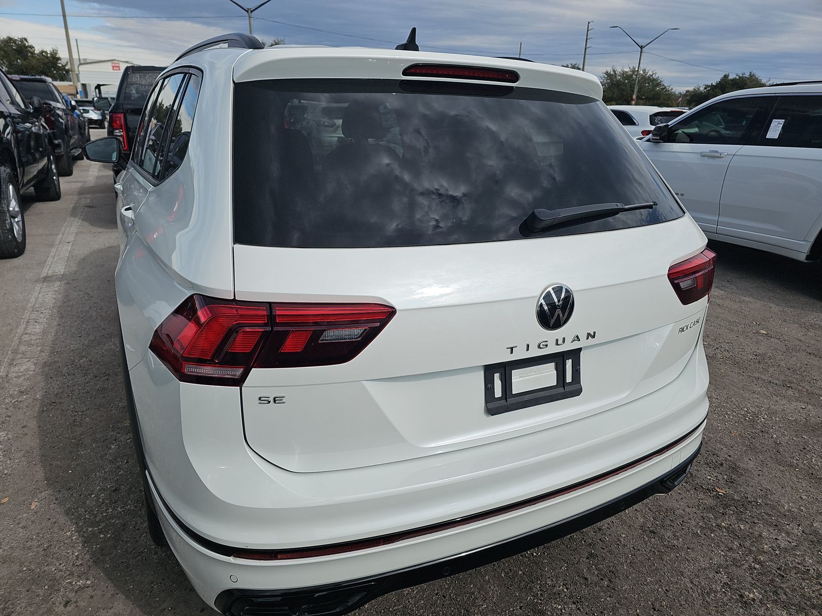 2023 Volkswagen Tiguan 2.0T SE R-Line Black FWD