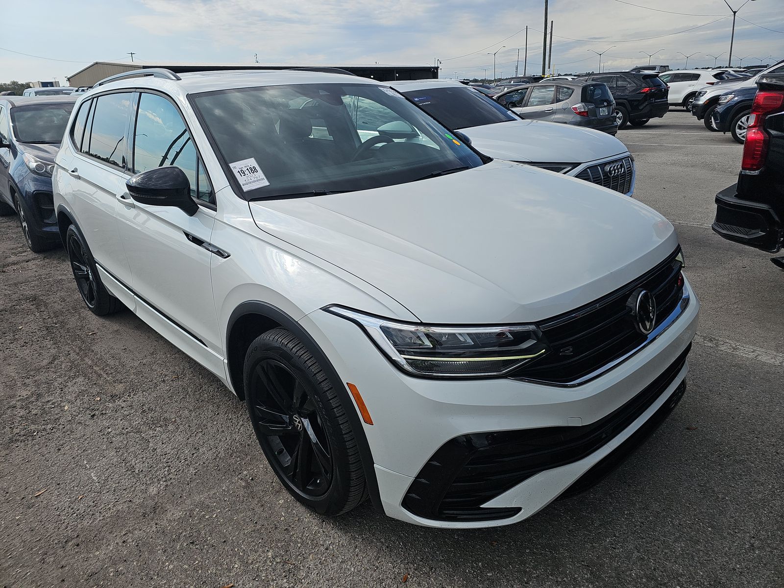 2023 Volkswagen Tiguan 2.0T SE R-Line Black FWD
