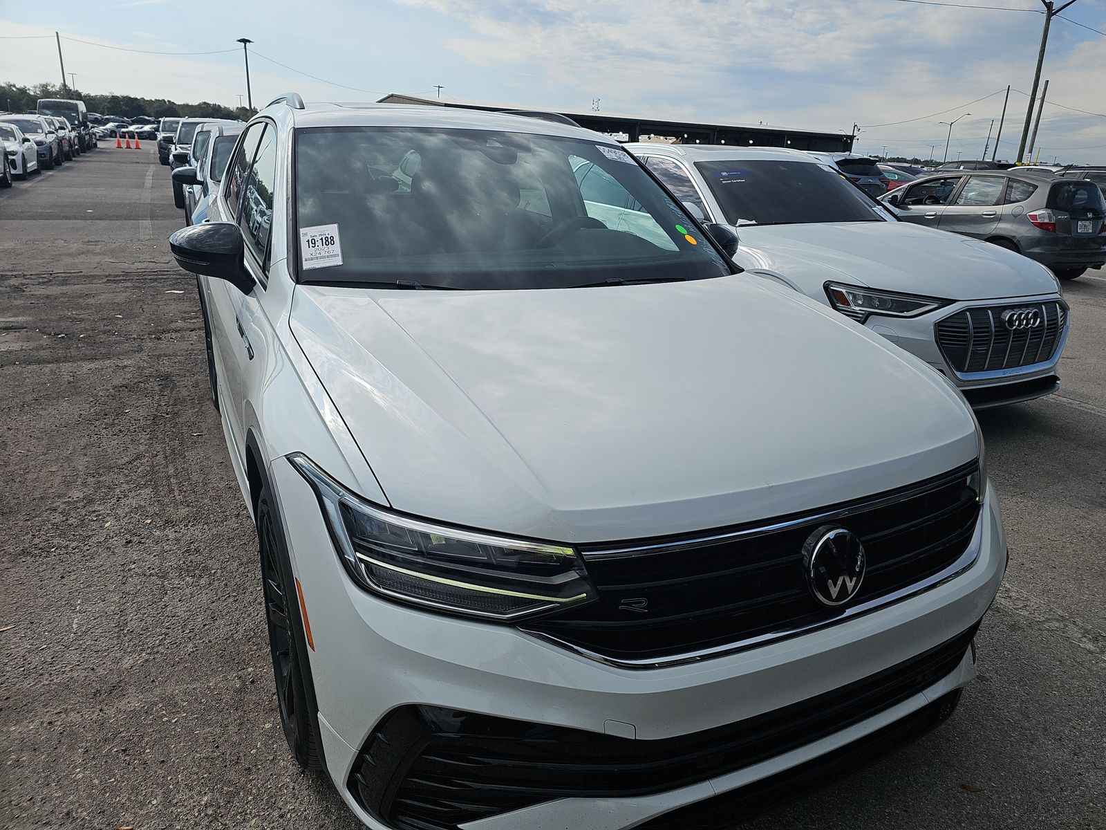 2023 Volkswagen Tiguan 2.0T SE R-Line Black FWD