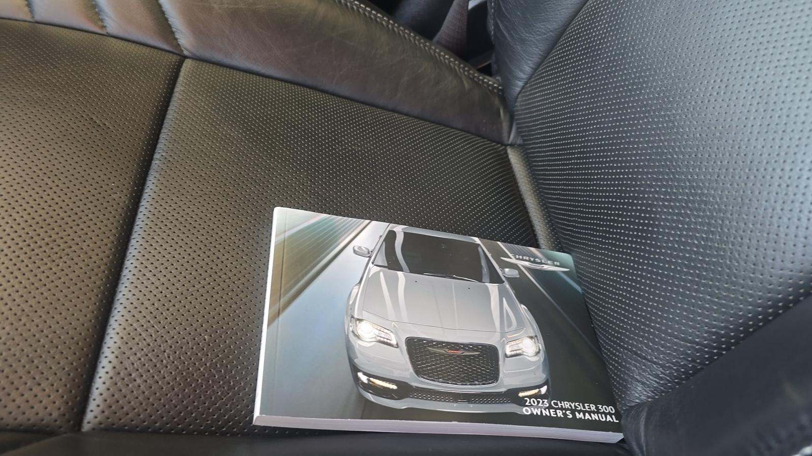 2023 Chrysler 300 C RWD