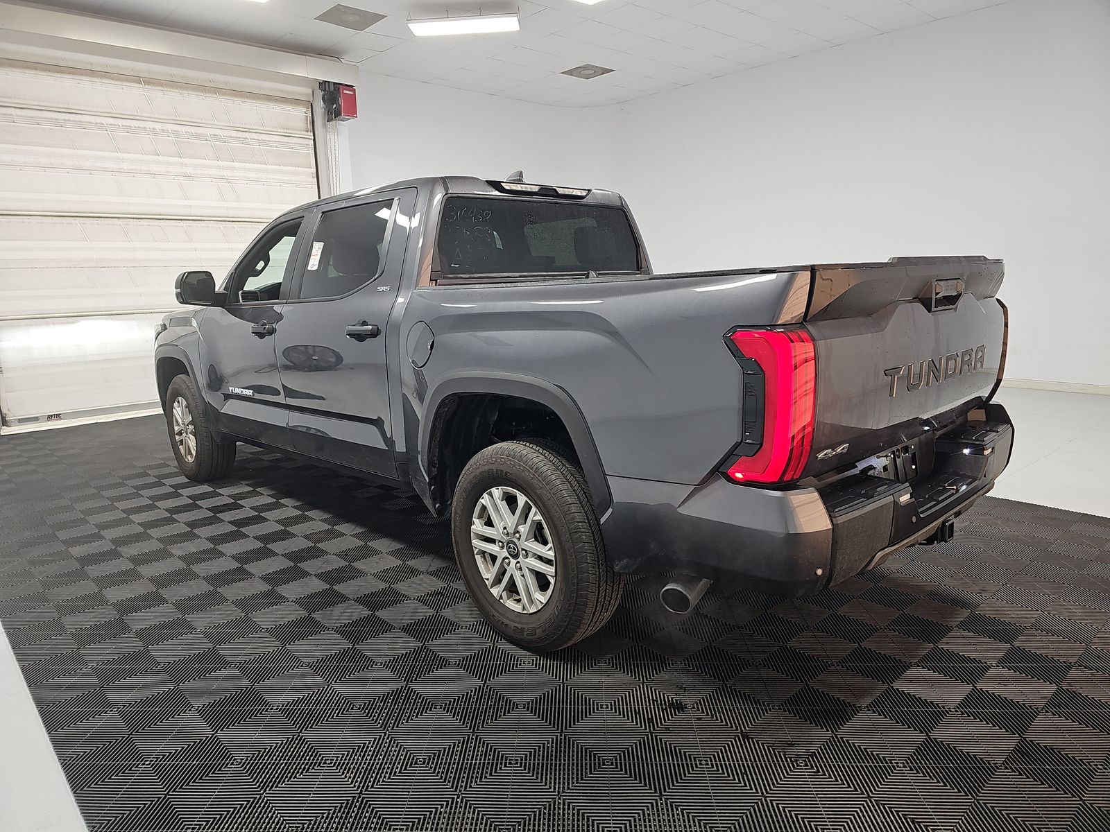 2025 Toyota Tundra SR5 AWD