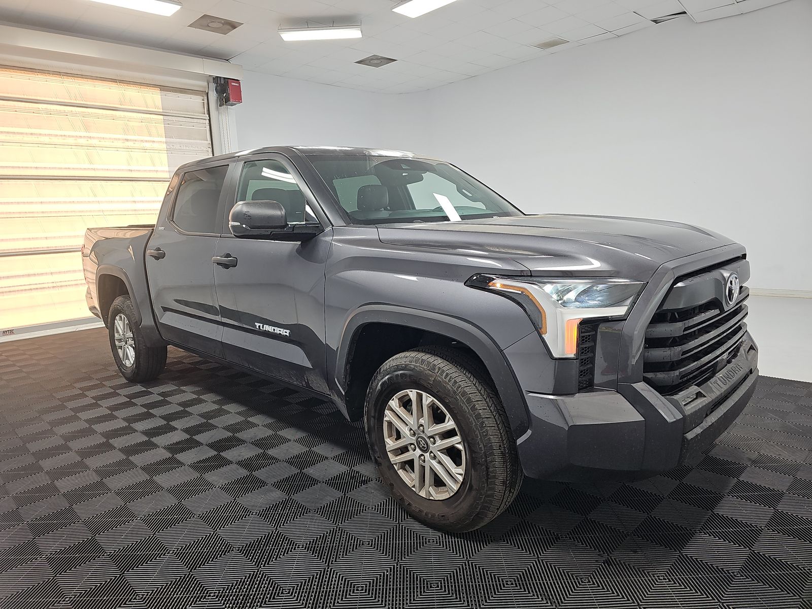 2025 Toyota Tundra SR5 AWD