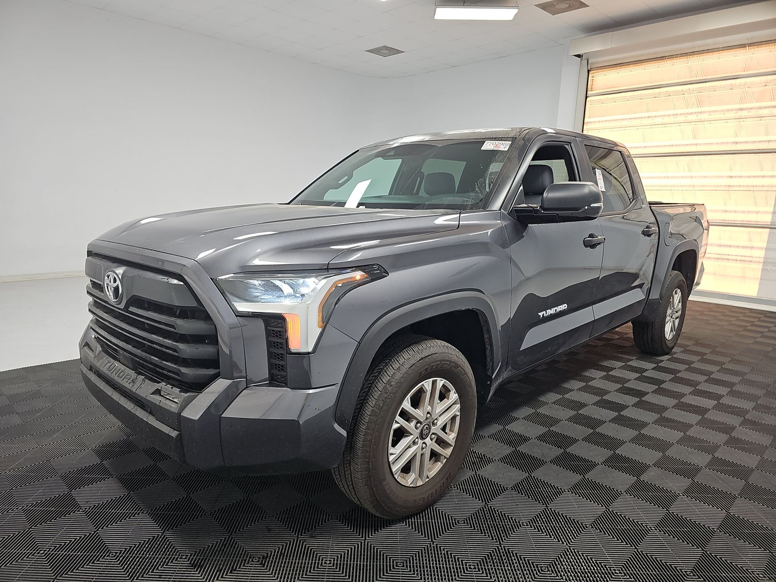 2025 Toyota Tundra SR5 AWD