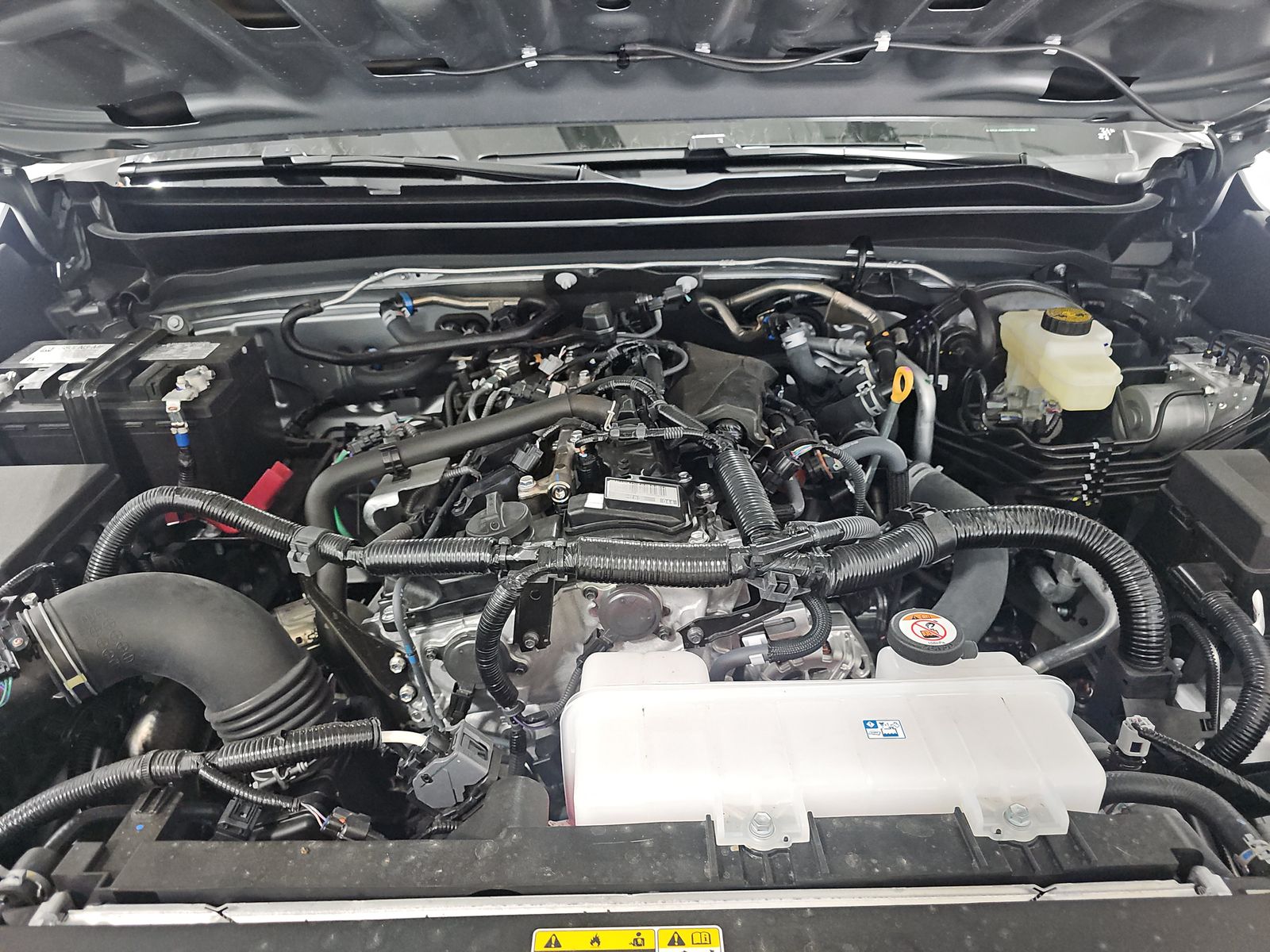 2025 Toyota Tacoma SR AWD