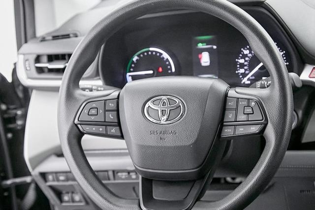 2024 Toyota Sienna LE FWD