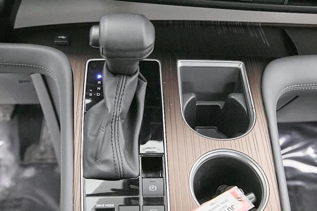 2024 Toyota Sienna LE FWD