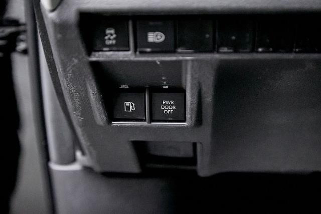 2024 Toyota Sienna LE FWD