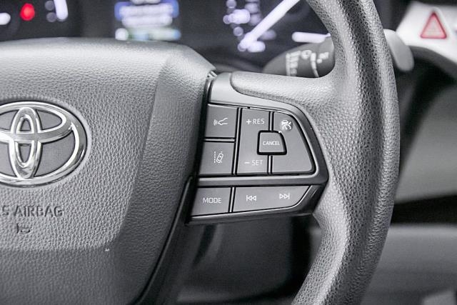 2024 Toyota Sienna LE FWD