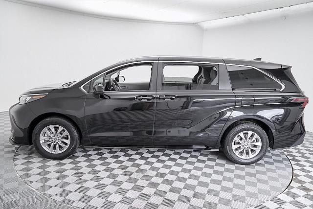 2024 Toyota Sienna LE FWD