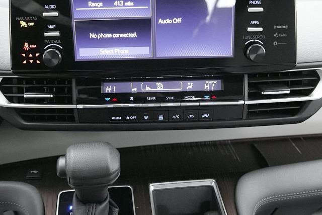 2024 Toyota Sienna LE FWD