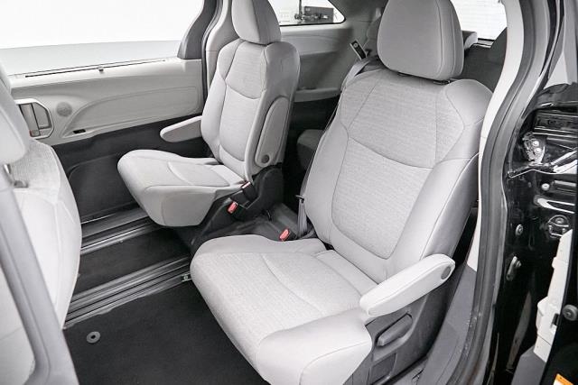 2024 Toyota Sienna LE FWD