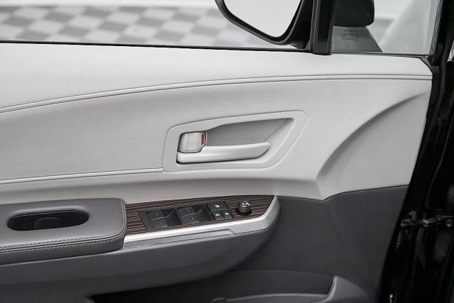 2024 Toyota Sienna LE FWD