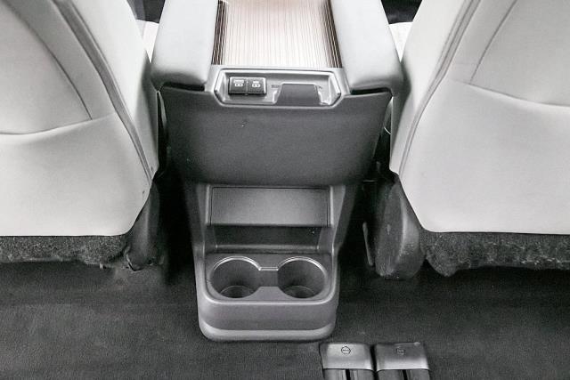 2024 Toyota Sienna LE FWD