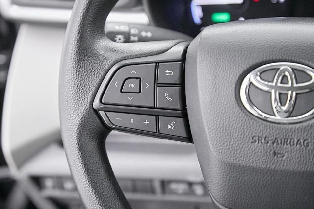 2024 Toyota Sienna LE FWD