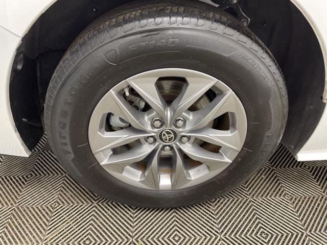 2024 Toyota Sienna LE FWD