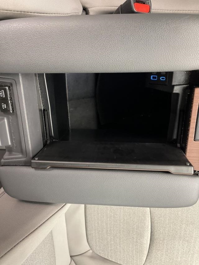 2024 Toyota Sienna LE FWD