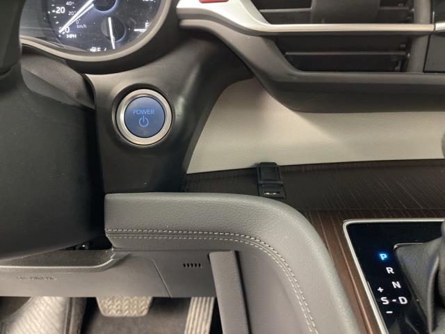 2024 Toyota Sienna LE FWD