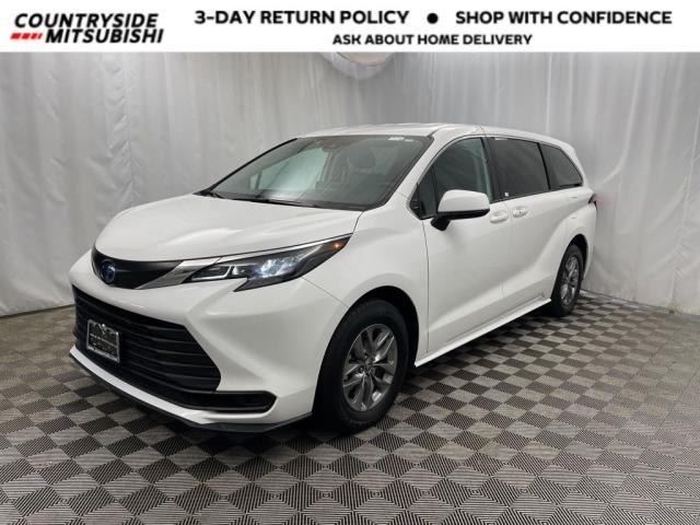2024 Toyota Sienna LE FWD