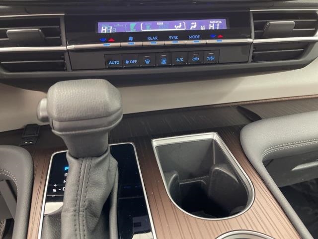 2024 Toyota Sienna LE FWD