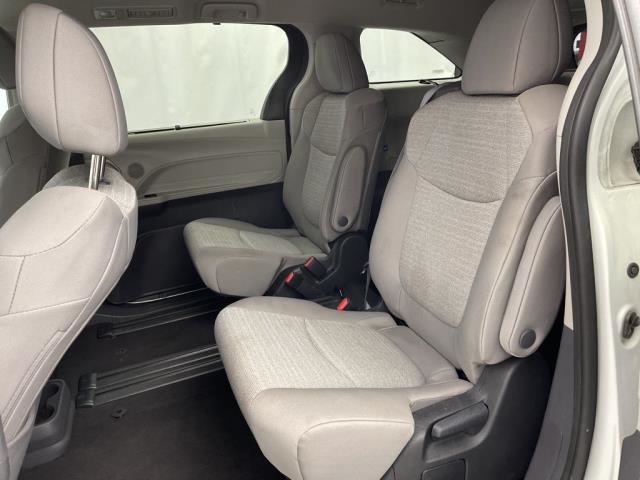 2024 Toyota Sienna LE FWD
