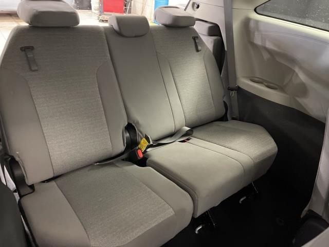 2024 Toyota Sienna LE FWD