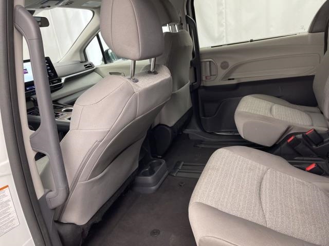 2024 Toyota Sienna LE FWD