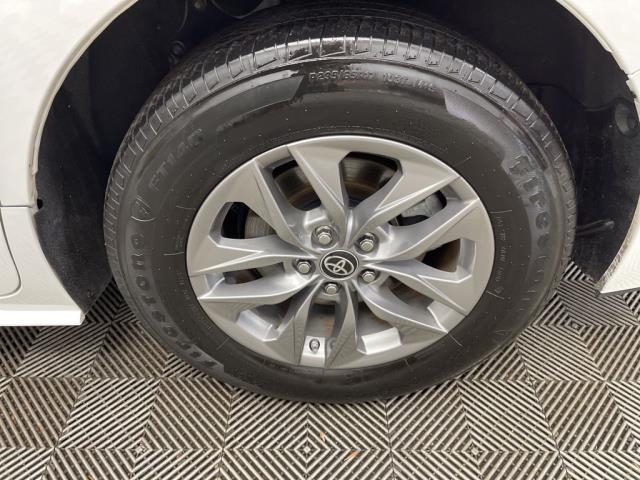 2024 Toyota Sienna LE FWD