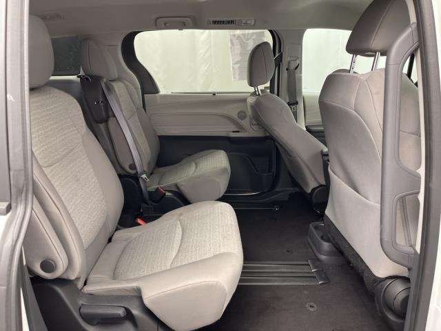 2024 Toyota Sienna LE FWD