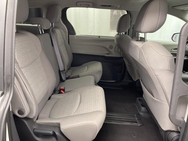 2024 Toyota Sienna LE FWD