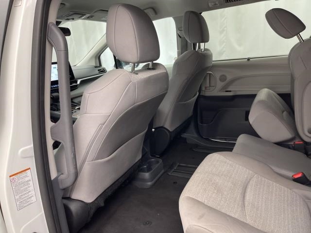 2024 Toyota Sienna LE FWD